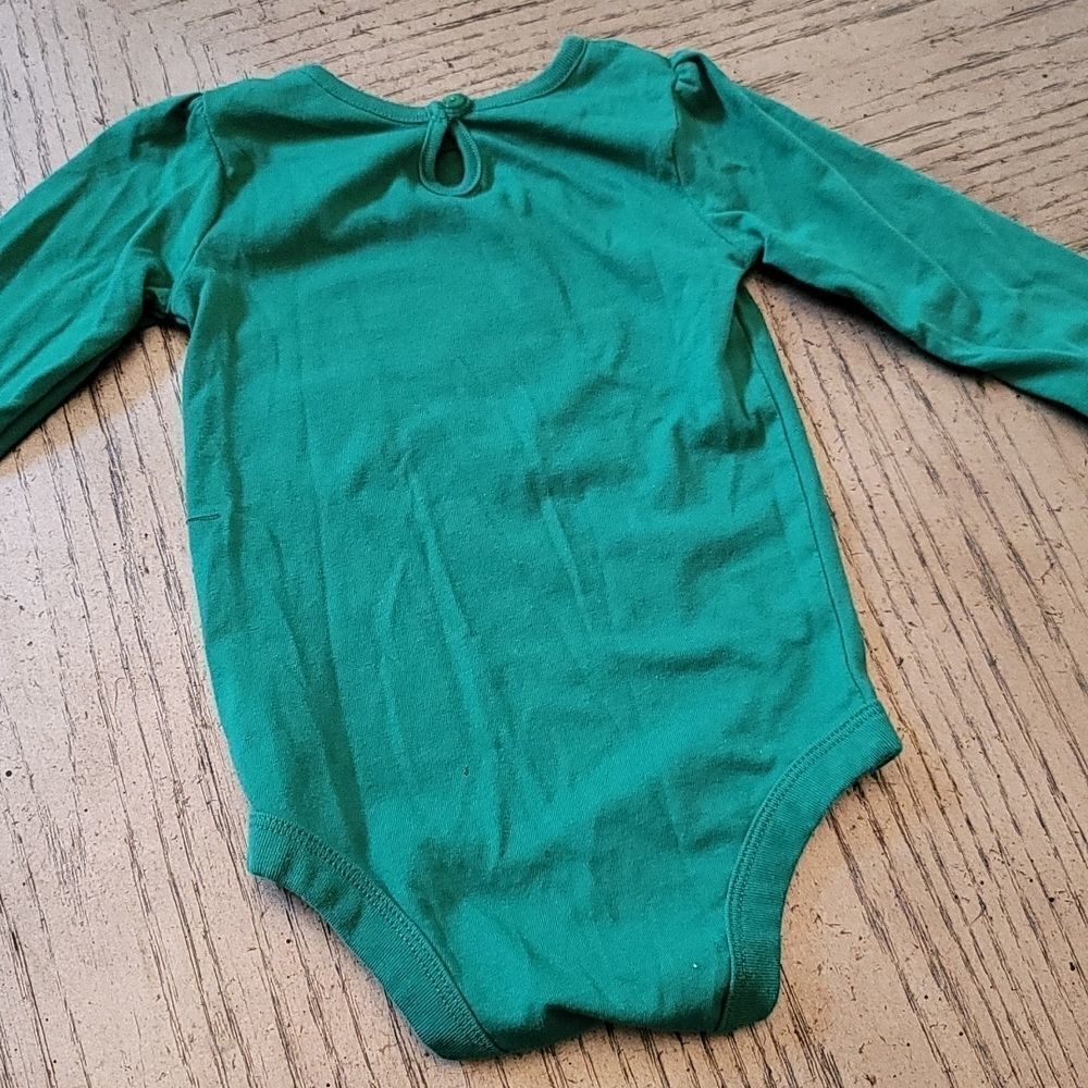 18 month long sleeve onsie Merry Xmas NWOT 💚❤ - Picture 4 of 7